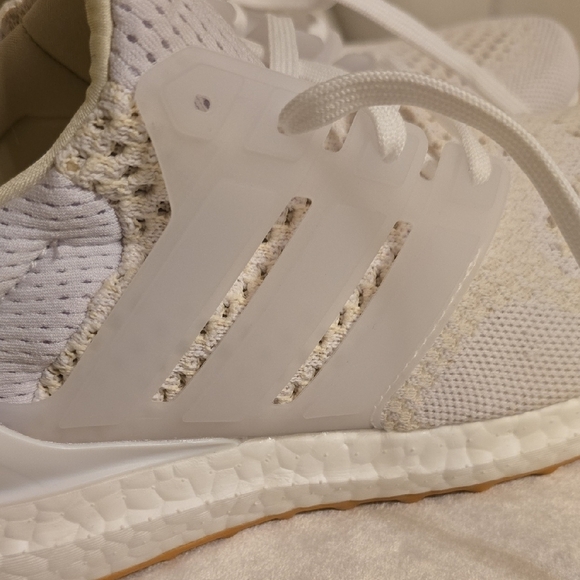 Adidas Women's White Sneakers NWOT - Picture 11 of 11